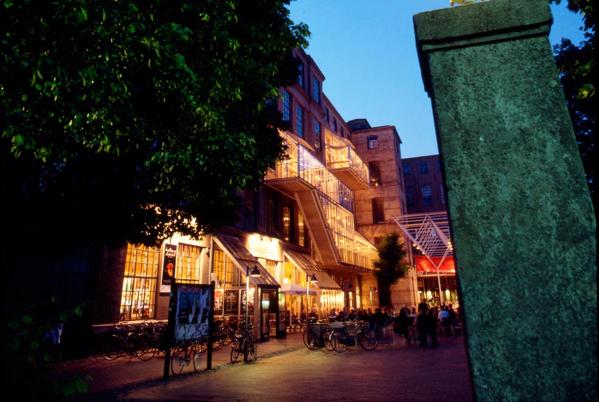 picture of Brændts Fabrik at Night