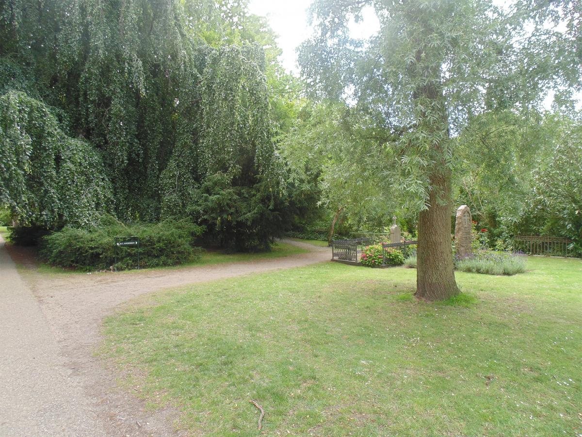 picture of a grave at Assistens Cemetery