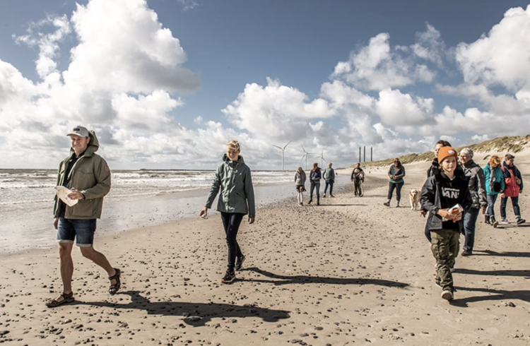 Strandrensning med Om-Hu