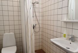 Badeværelse på 5-mands værelse på Danhostel Ringsted
