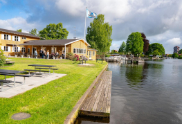 Det er muligt fra vandsiden at komme op i haven med jeres kajak og kano. 