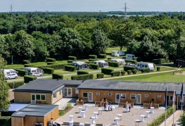 Udendørs terrasseområde ved Danhostel Tønder Byferie