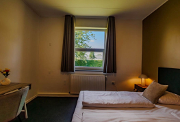 Moderne dobbeltværelse med komfortable senge på Danhostel Tønder Byferie