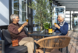 Kaffepause i orangeriet  på Danhostel Rønde