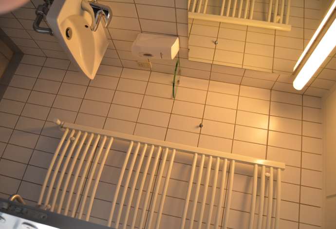 Der er bad og toilet på alle Danhostel Skansen / Nørresundbys værelser