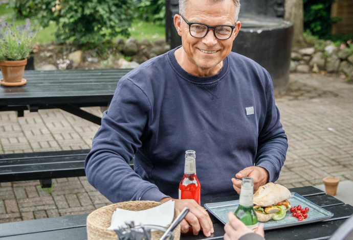 Frokost i gården