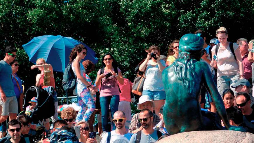 Tourists at The Little Mermaid